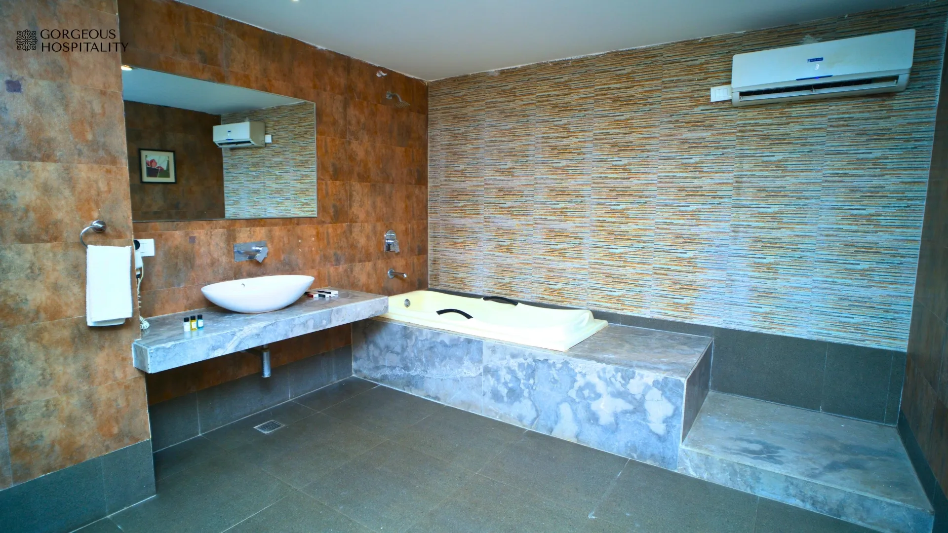 Club Suites